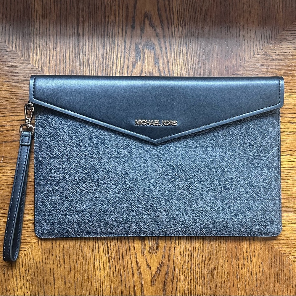 Michael Kors Clutch